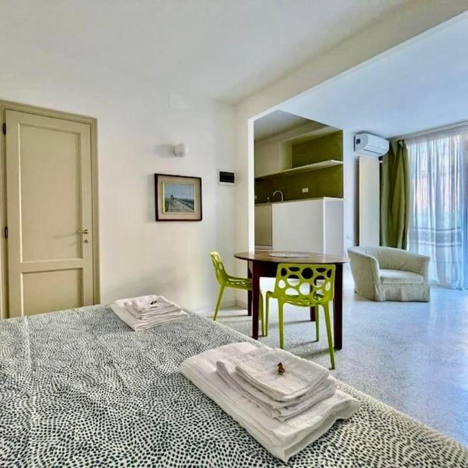 Modern Apartment Navigli Milan Exterior photo